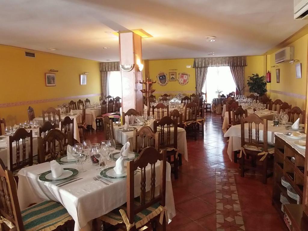 Hostal-Restaurante San Antolin Тордесиляс Екстериор снимка