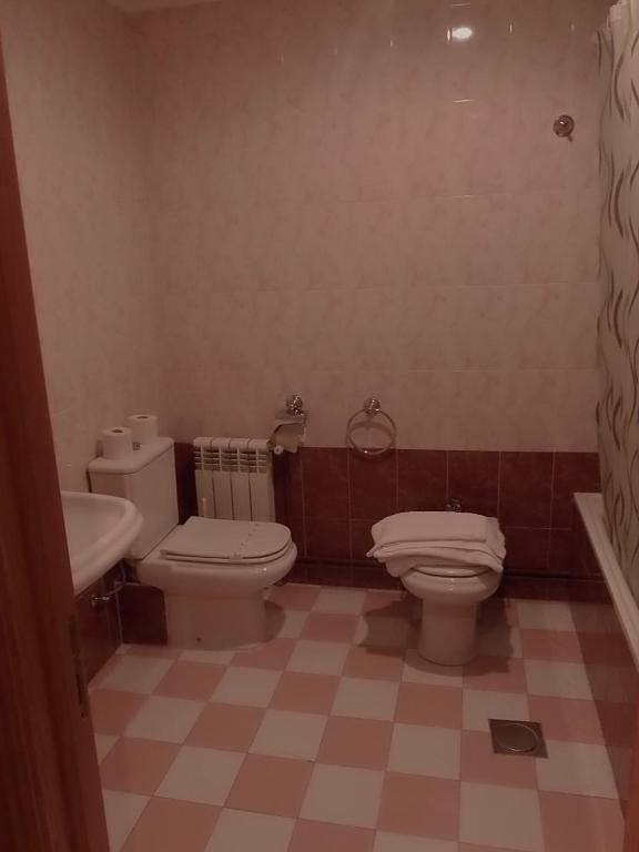 Hostal-Restaurante San Antolin Тордесиляс Екстериор снимка