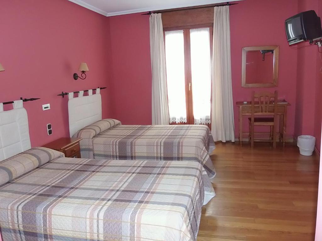 Hostal-Restaurante San Antolin Тордесиляс Екстериор снимка